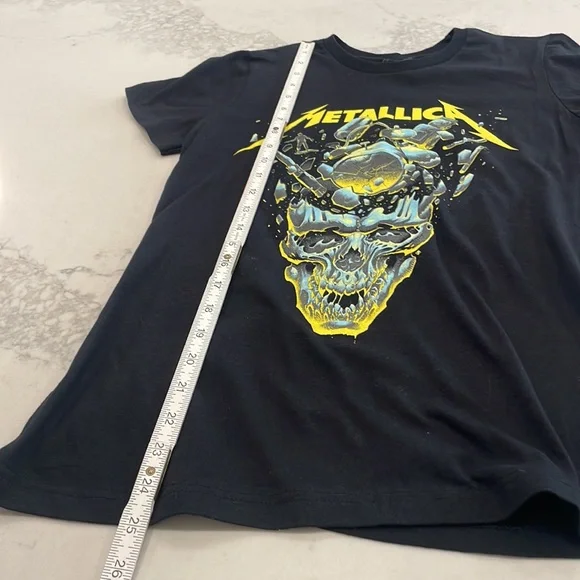 Women’s black Metallica concert T-shirt - Picture 5 of 7